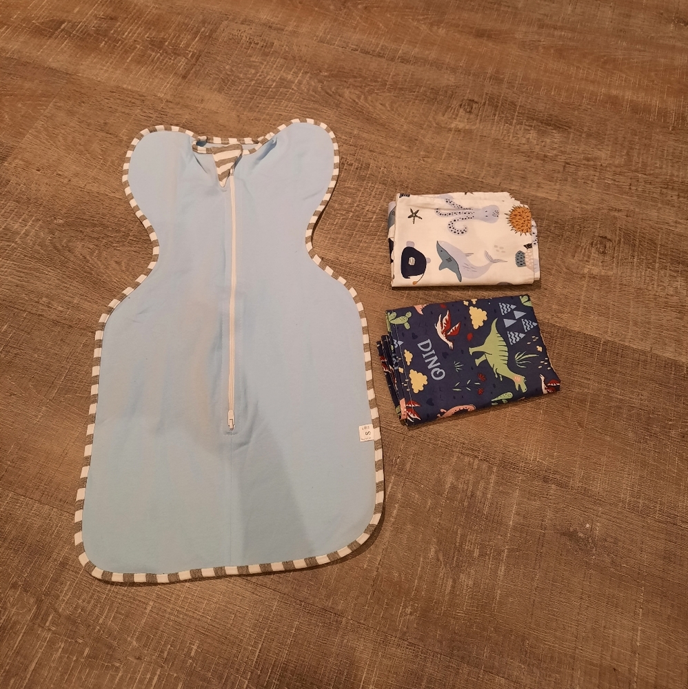 1 baby swaddle blanket and 2 pillowcase